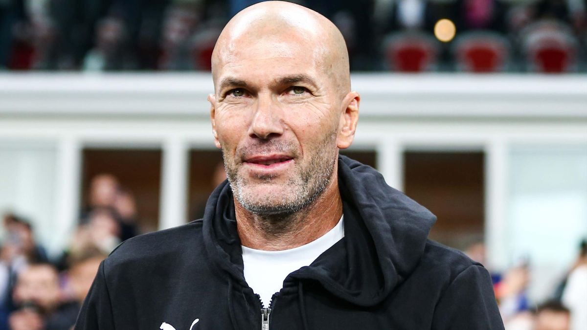 Zinedine Zidane - một trong những ứng viên thay thế Hansi Flick