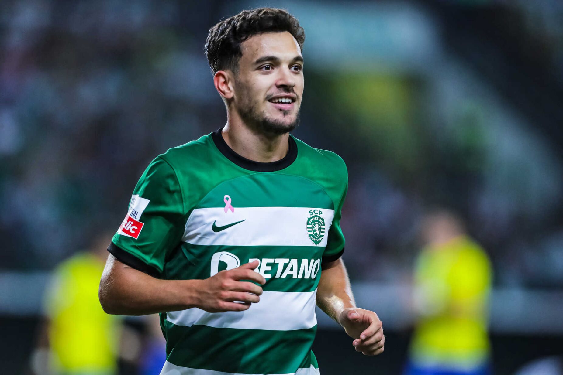 Tiền vệ 25 tuổi gây ấn tượng mạnh với giới chuyên môn trong màu áo CLB Sporting CP